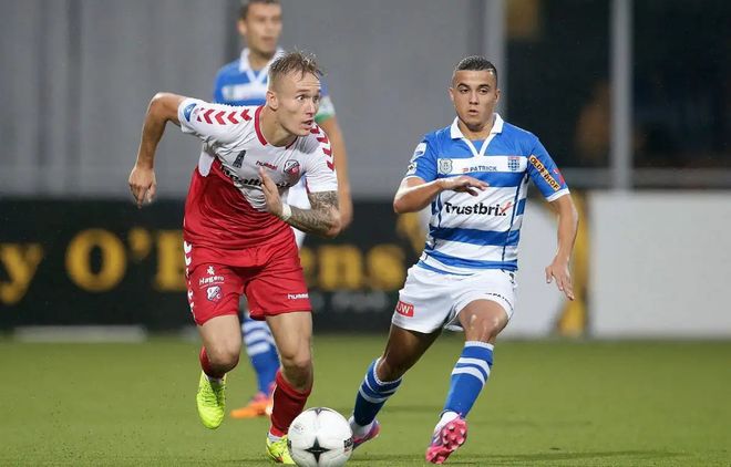 站在聚光灯 站在聚光灯