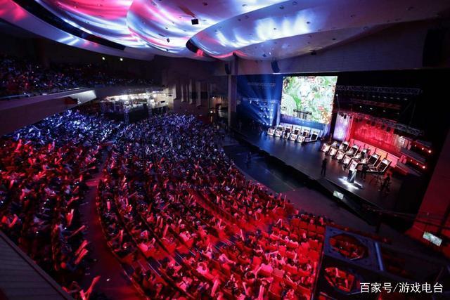 场均接近 场均接近